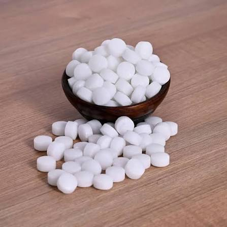 White Naphthalene Balls